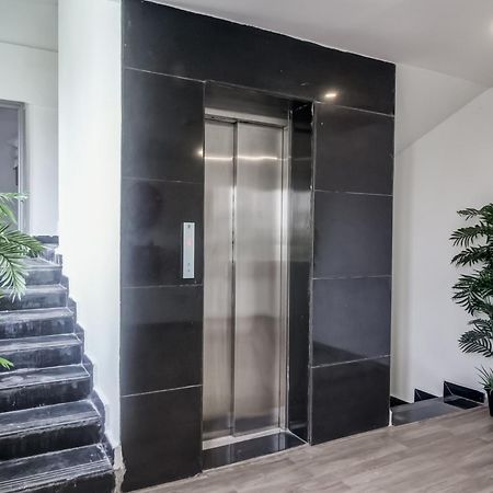 Super Townhouse Rcc Majestic 397 Lb Nagar Hotel Hyderabad Ngoại thất bức ảnh