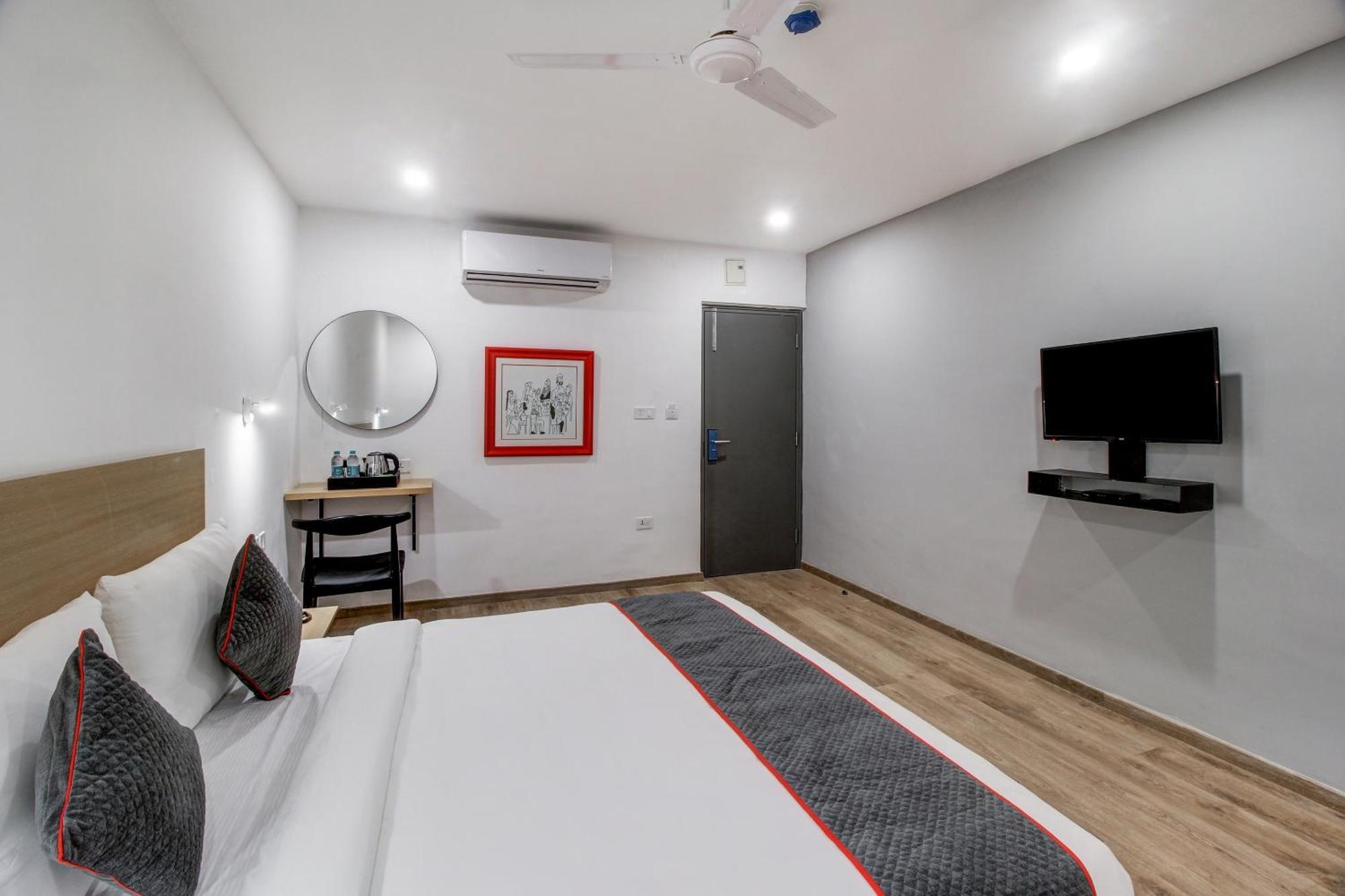 Super Townhouse Rcc Majestic 397 Lb Nagar Hotel Hyderabad Ngoại thất bức ảnh