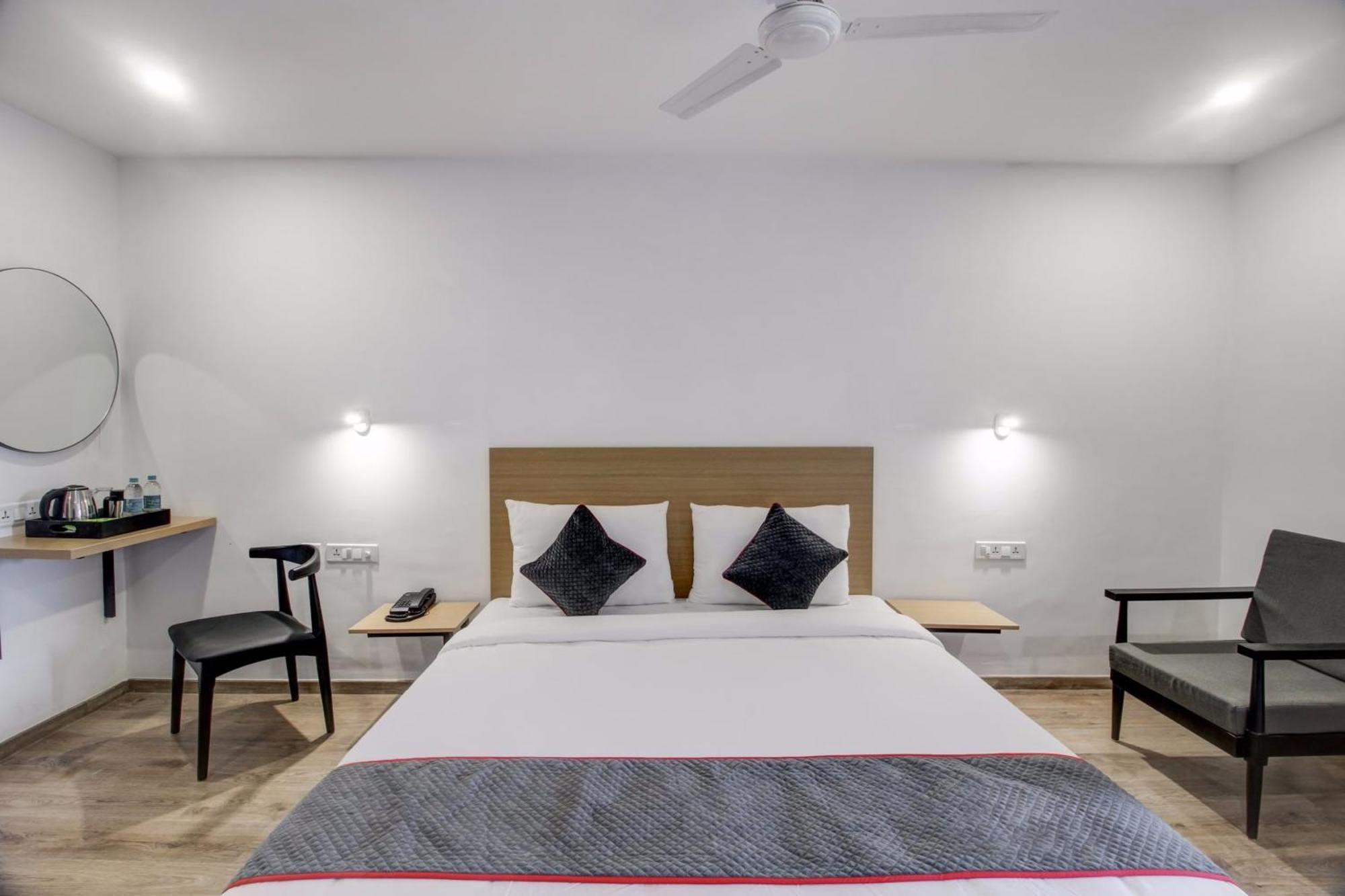 Super Townhouse Rcc Majestic 397 Lb Nagar Hotel Hyderabad Ngoại thất bức ảnh