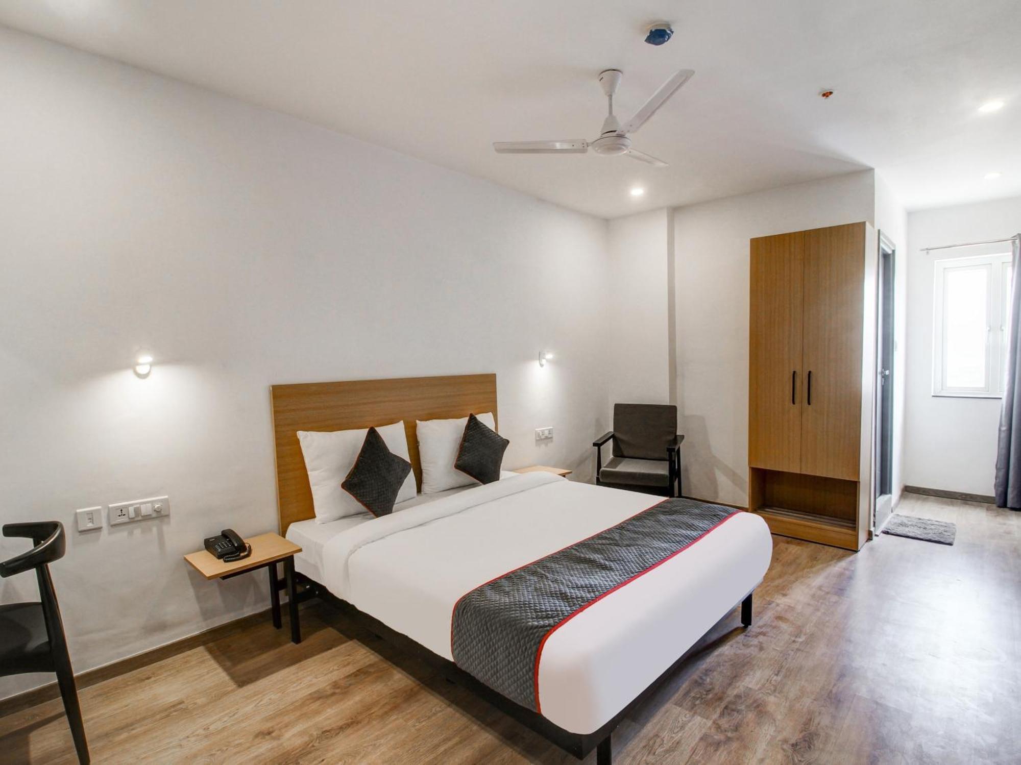 Super Townhouse Rcc Majestic 397 Lb Nagar Hotel Hyderabad Ngoại thất bức ảnh