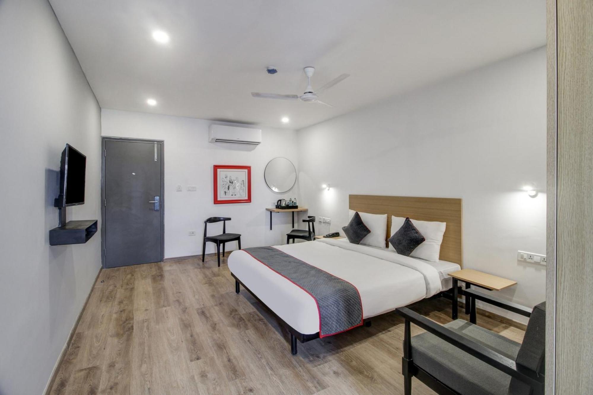 Super Townhouse Rcc Majestic 397 Lb Nagar Hotel Hyderabad Ngoại thất bức ảnh