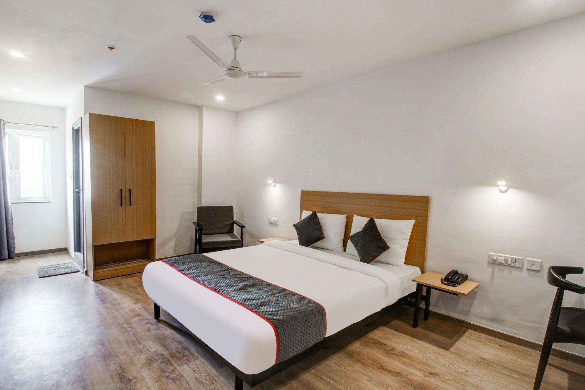Super Townhouse Rcc Majestic 397 Lb Nagar Hotel Hyderabad Ngoại thất bức ảnh
