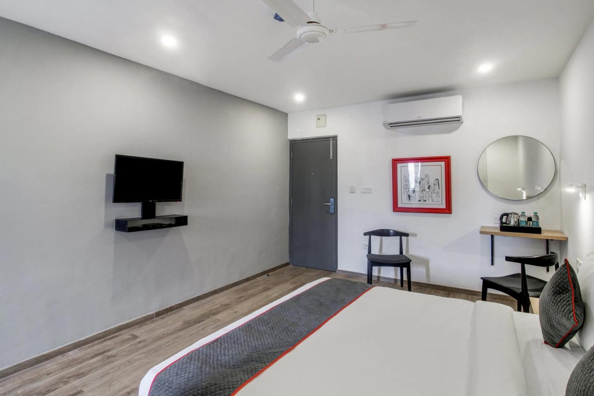 Super Townhouse Rcc Majestic 397 Lb Nagar Hotel Hyderabad Ngoại thất bức ảnh