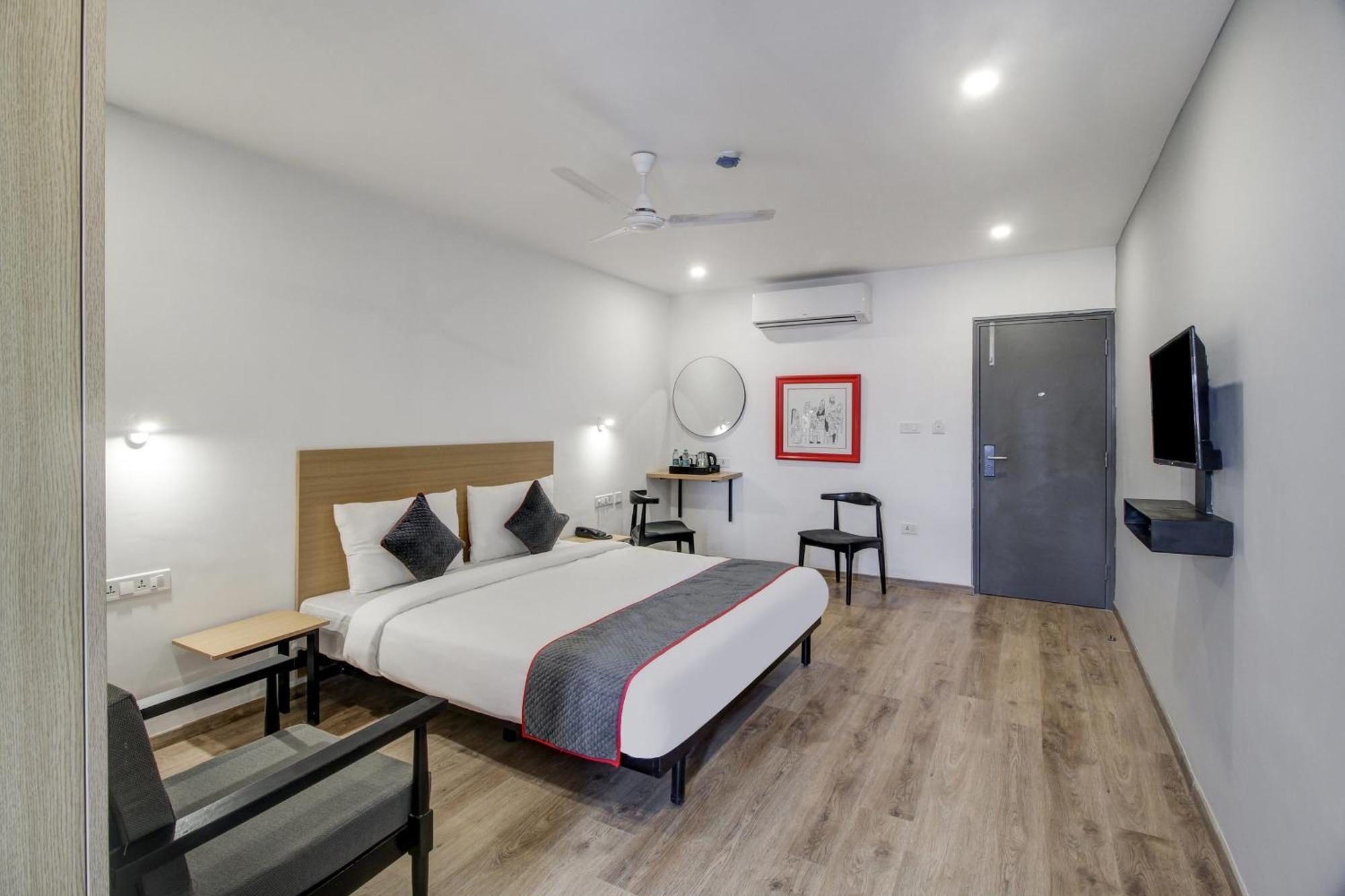 Super Townhouse Rcc Majestic 397 Lb Nagar Hotel Hyderabad Ngoại thất bức ảnh