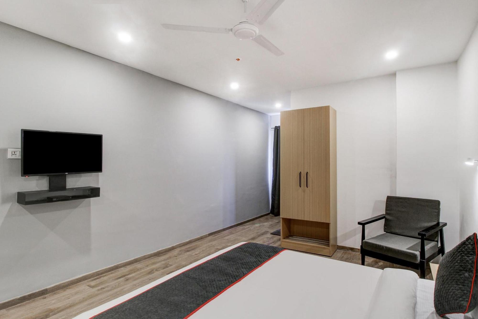 Super Townhouse Rcc Majestic 397 Lb Nagar Hotel Hyderabad Ngoại thất bức ảnh
