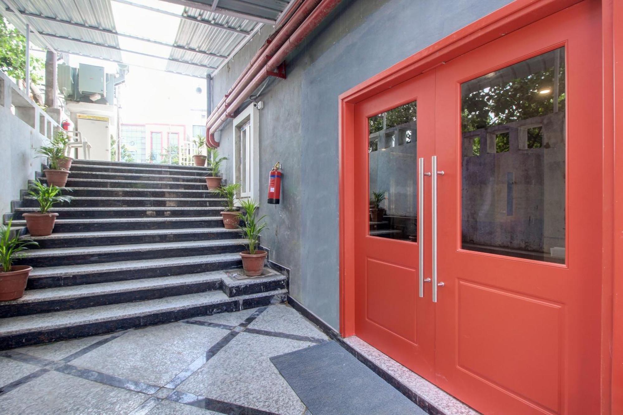 Super Townhouse Rcc Majestic 397 Lb Nagar Hotel Hyderabad Ngoại thất bức ảnh