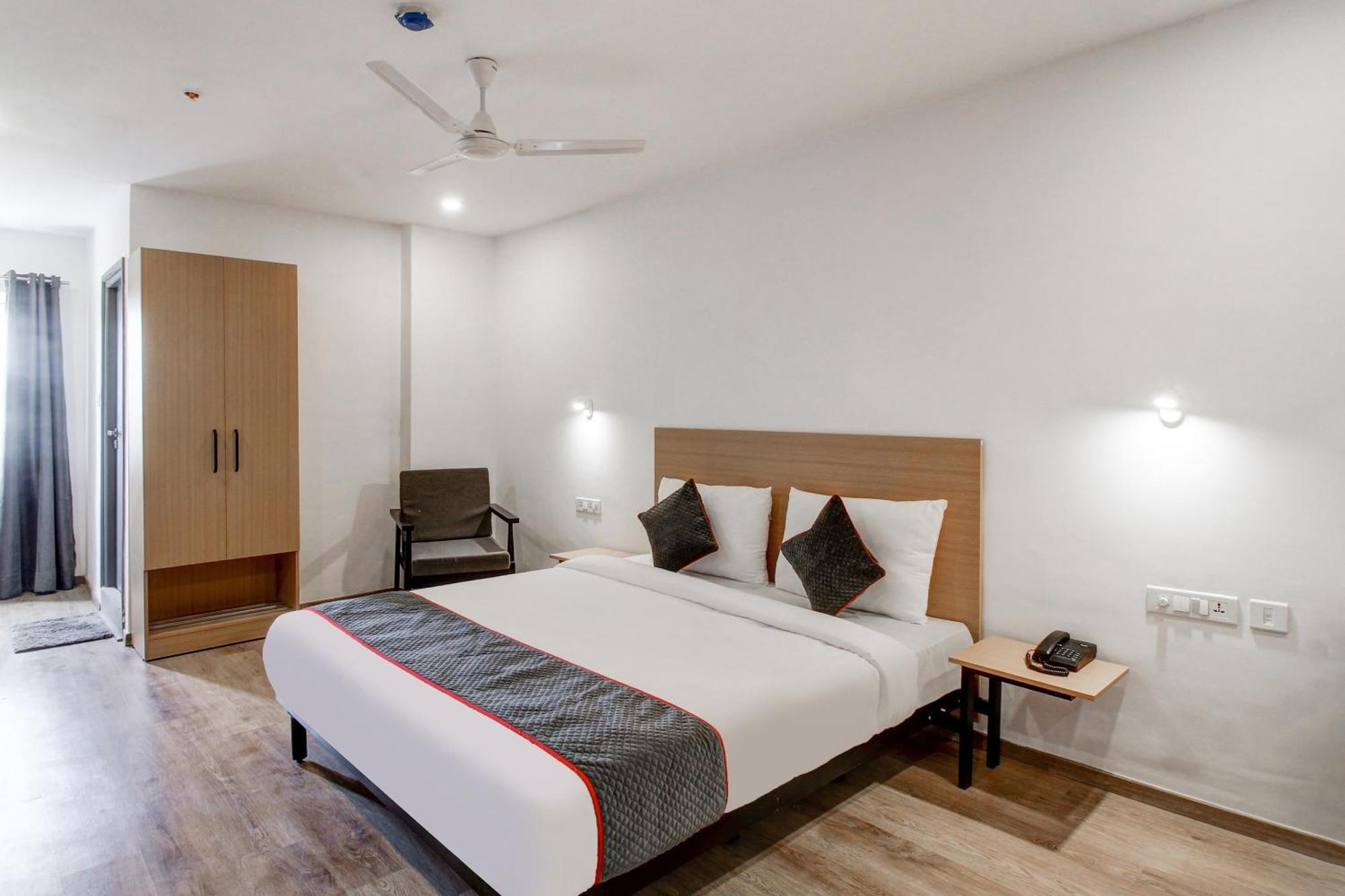 Super Townhouse Rcc Majestic 397 Lb Nagar Hotel Hyderabad Ngoại thất bức ảnh