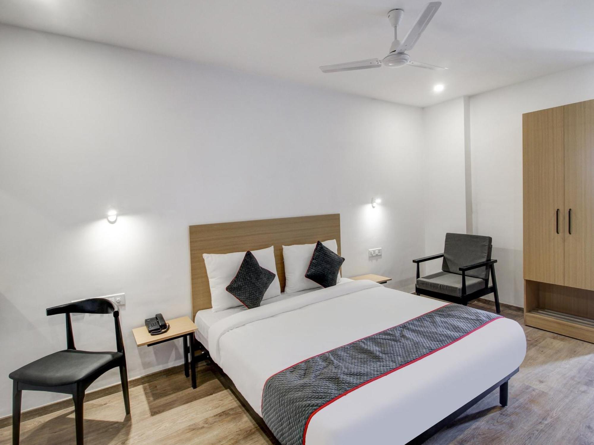 Super Townhouse Rcc Majestic 397 Lb Nagar Hotel Hyderabad Ngoại thất bức ảnh
