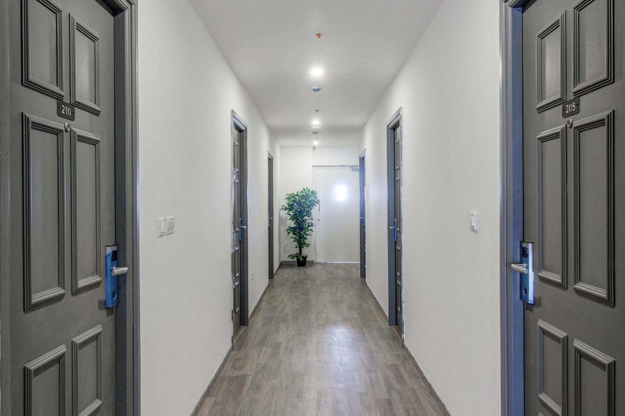 Super Townhouse Rcc Majestic 397 Lb Nagar Hotel Hyderabad Ngoại thất bức ảnh