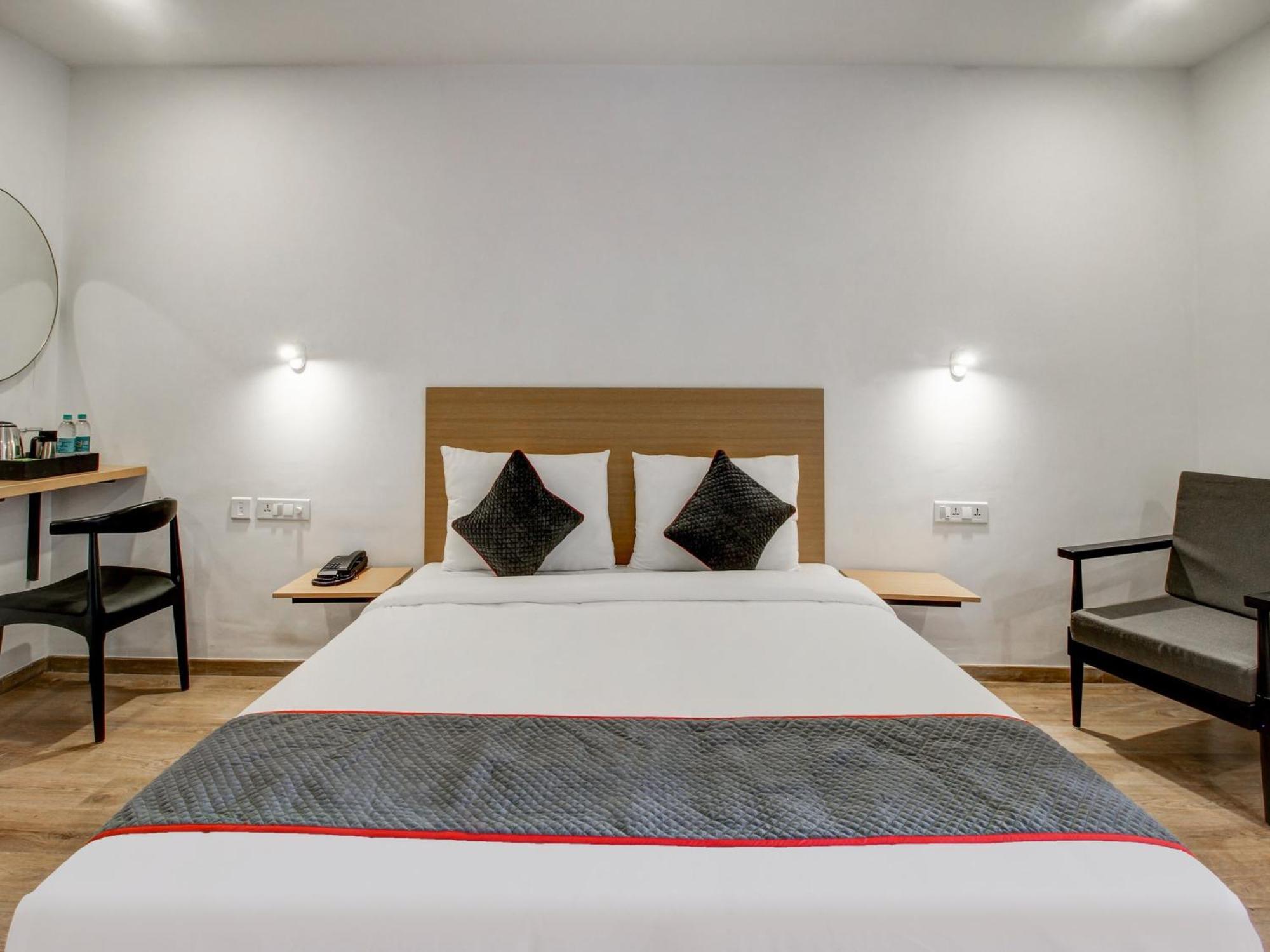 Super Townhouse Rcc Majestic 397 Lb Nagar Hotel Hyderabad Ngoại thất bức ảnh