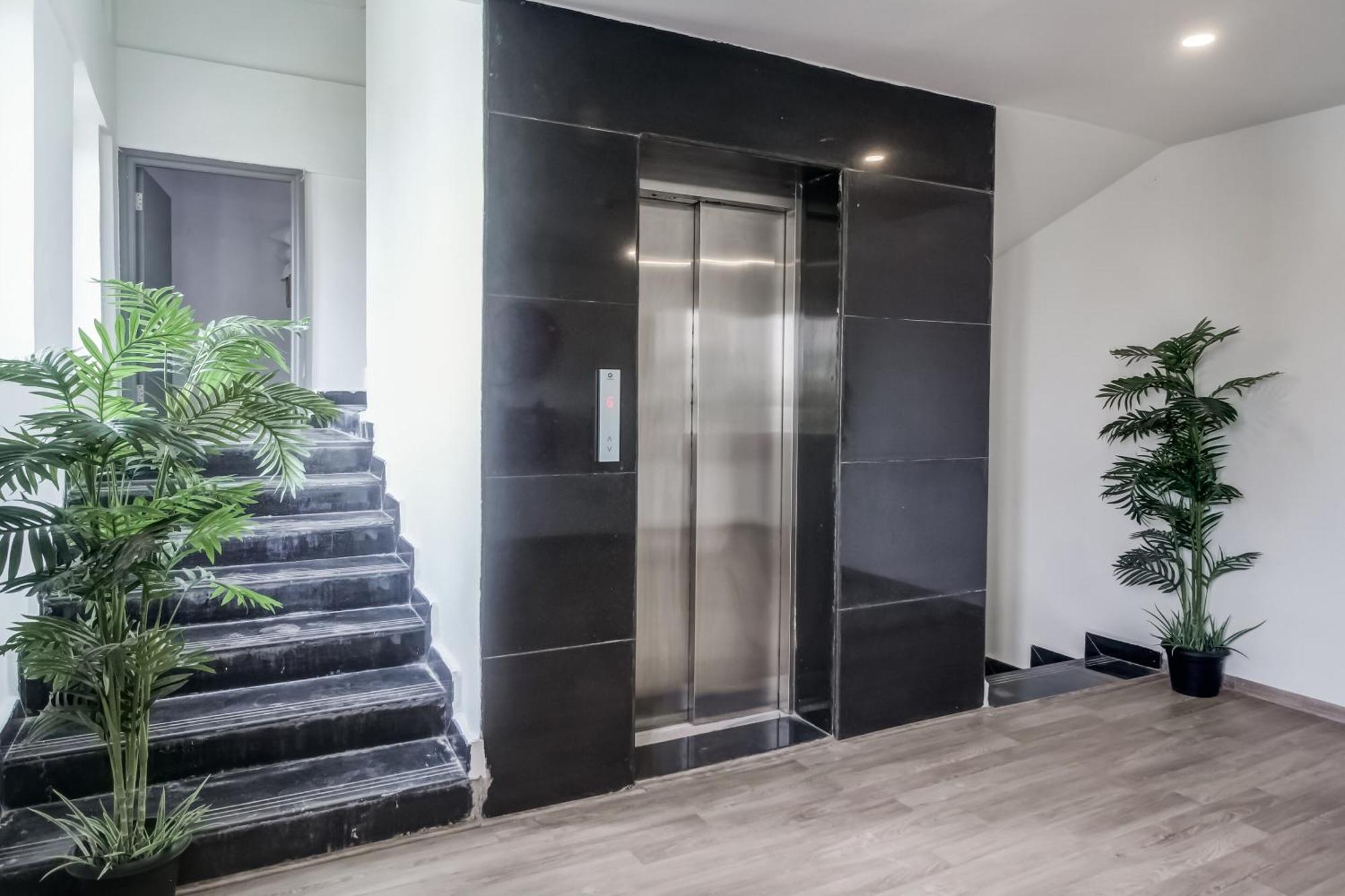 Super Townhouse Rcc Majestic 397 Lb Nagar Hotel Hyderabad Ngoại thất bức ảnh