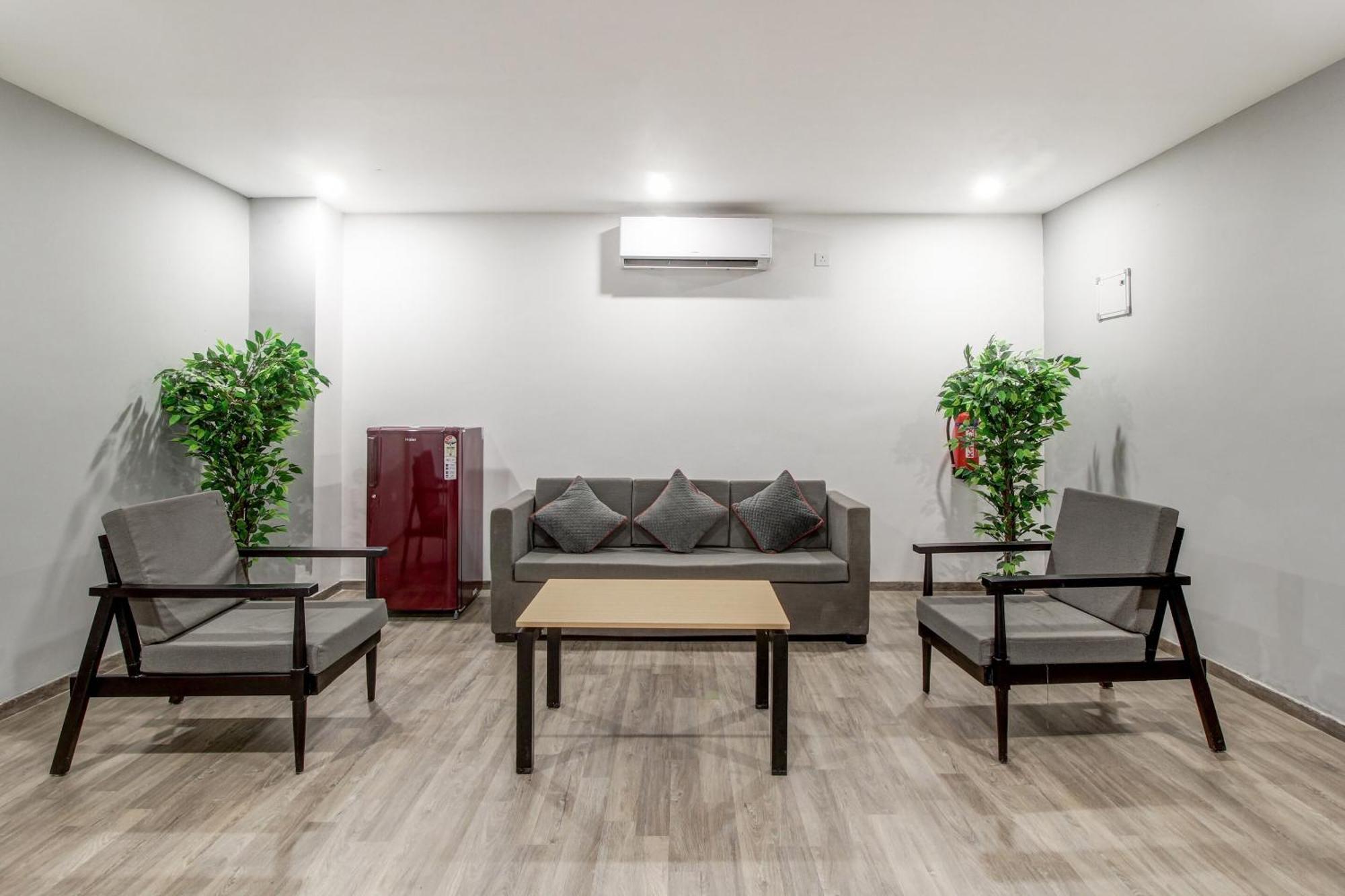 Super Townhouse Rcc Majestic 397 Lb Nagar Hotel Hyderabad Ngoại thất bức ảnh