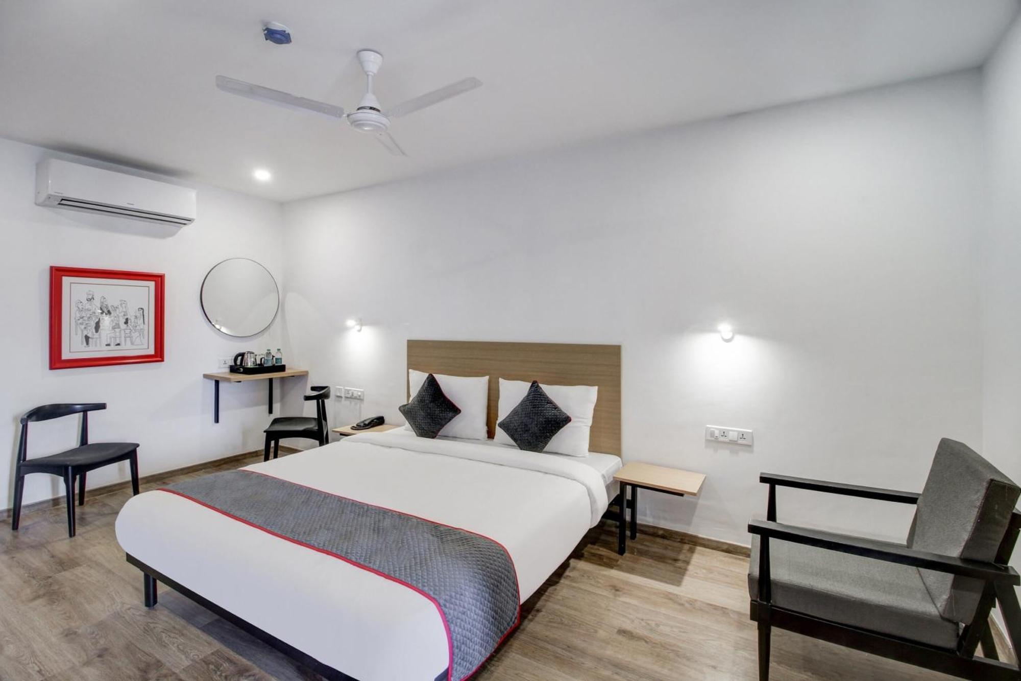 Super Townhouse Rcc Majestic 397 Lb Nagar Hotel Hyderabad Ngoại thất bức ảnh